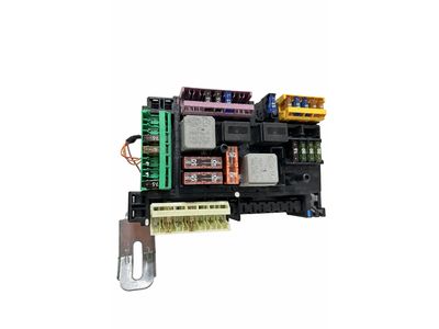 2016 Mercedes-Benz E63 AMG S Fuse Box - 212-900-40-22-64