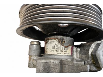 1998 Mercedes-Benz E320 Power Steering Reservoir - 000-460-01-83