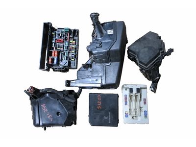 Mercedes-Benz ML63 AMG Fuse Box - 164-540-35-72