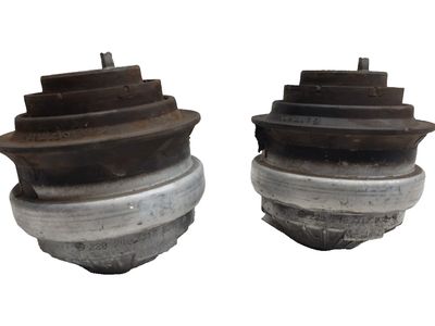 2009 Mercedes-Benz E550 Engine Mount - 220-240-33-17