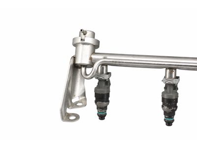 1997 Mercedes-Benz SL320 Fuel Rail - 104-070-13-95