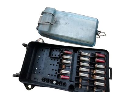 Mercedes-Benz 190D Fuse Box - 201-540-04-50