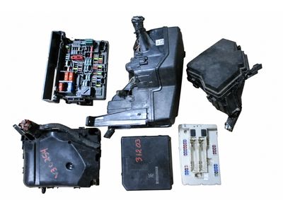 2021 Mercedes-Benz C43 AMG Fuse Box - 205-540-47-26