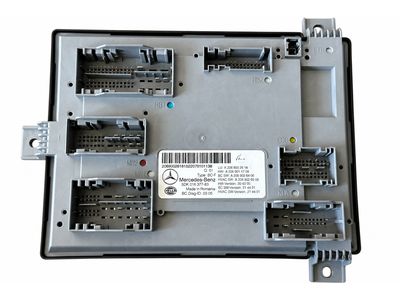 Mercedes-Benz C300 Body Control Module - 206-900-26-18